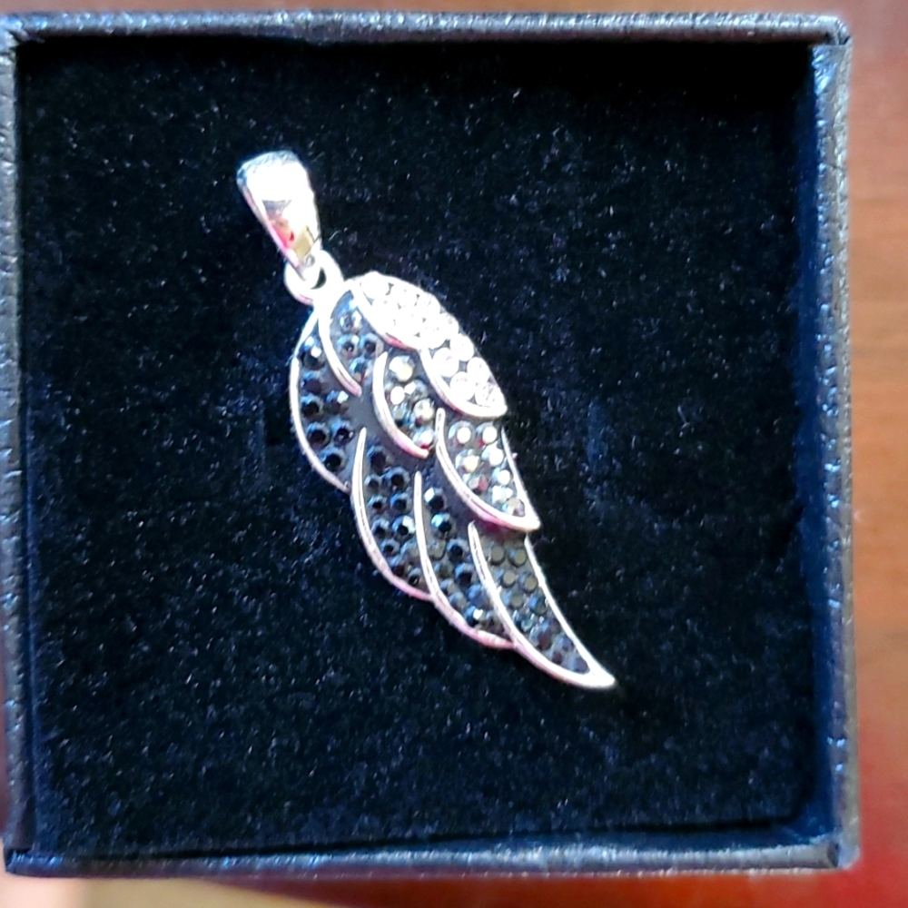 Black wing necklace with crystal